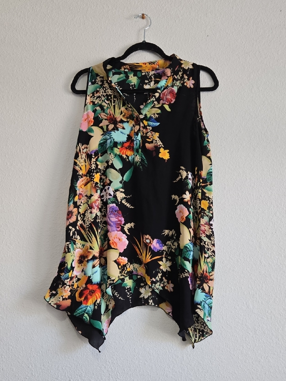 Cable And Gauge Sleeveless Black Floral Handkerchief Hem Blouse Top Size M